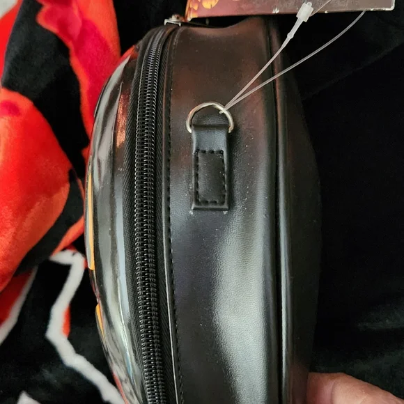 Crossbag - Picture 2 of 3